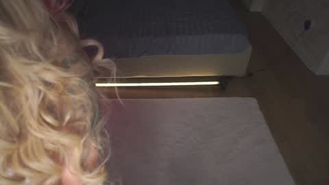 May online show from November 2025 06:37:02 PM