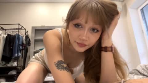 Lola online show from October 2025 01:44:01 PM