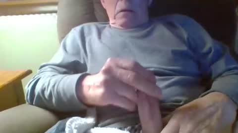 aguynrkfrd online show from November 2025 10:47:02 AM