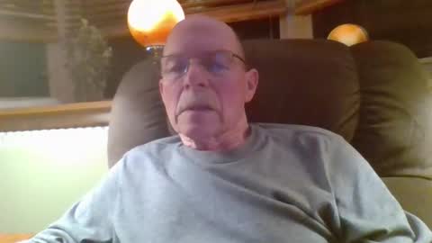 aguynrkfrd online show from December 2025 10:57:02 AM