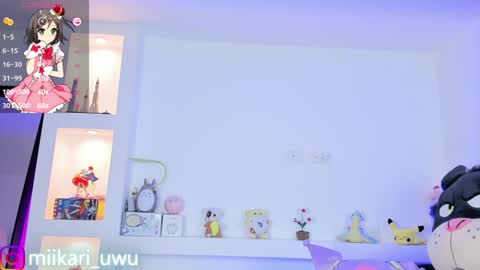 Snapshot of ahri_elderwood chatting on January 2025 04:56:01 AM Ahri help me get to 100  online show from January 2025 04:56:01 AM