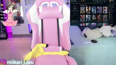 Snapshot of ahri_elderwood chatting on February 2025 08:48:01 AM Ahri help me get to 100  online show from February 2025 08:48:01 AM