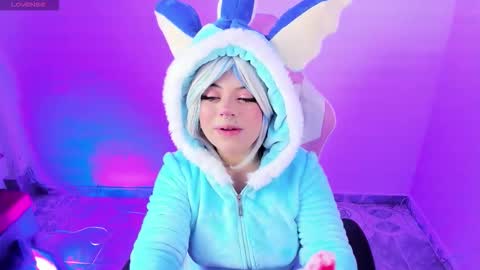 Snapshot of ahri_elderwood chatting on September 2025 05:09:02 AM Ahri help me get to 100  online show from September 2025 05:09:02 AM