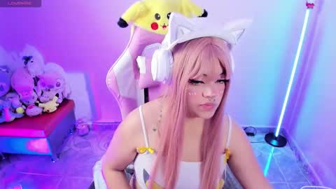 Snapshot of ahri_elderwood chatting on October 2025 04:33:01 AM Ahri help me get to 100  online show from October 2025 04:33:01 AM