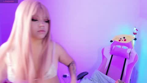 Snapshot of ahri_elderwood chatting on October 2025 04:32:02 AM Ahri help me get to 100  online show from October 2025 04:32:02 AM