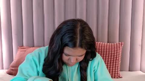 Snapshot of ahslyevans__ chatting on July 2026 12:18:02 PM AHSLY online show from July 2026 12:18:02 PM