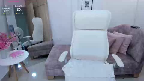 Snapshot of aida_adams chatting on November 2025 05:04:02 PM AIDA ADAMS online show from November 2025 05:04:02 PM