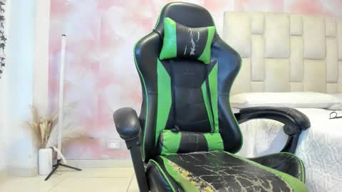 karoline  online show from February 2026 06:26:02 PM