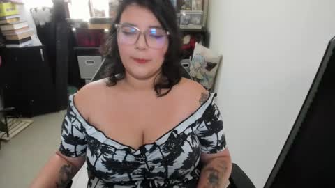Snapshot of aikadreams chatting on October 2025 01:07:01 PM Catalina online show from October 2025 01:07:01 PM