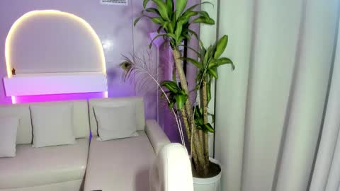 Snapshot of ailee_naughty chatting on December 2025 02:17:02 AM online show from December 2025 02:17:02 AM