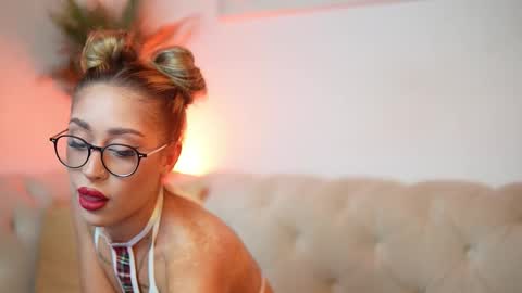  Aileen  online show from October 2025 06:39:01 PM