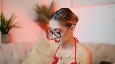  Aileen  online show from November 2025 07:14:01 PM