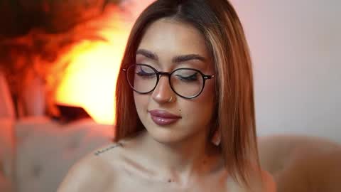 Snapshot of aileenaxa chatting on May 2026 08:15:01 PM Aileen online show from May 2026 08:15:01 PM