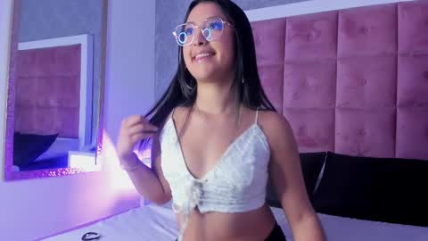 Ailen online show from October 2025 03:57:02 PM