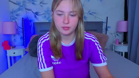 Alisa online show from November 2025 01:23:02 PM