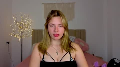 Alisa online show from November 2025 01:51:01 PM