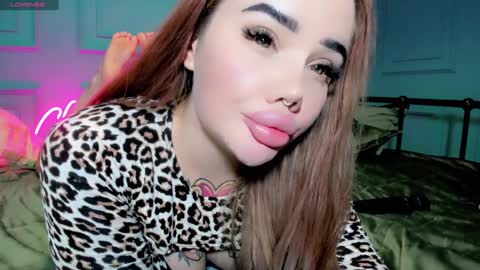 Snapshot of aira_vi chatting on December 2024 04:00:02 PM Aira online show from December 2024 04:00:02 PM
