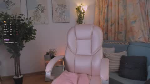 Aisha online show from April 2026 12:21:01 PM