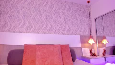 Aisha online show from October 2025 03:34:04 PM