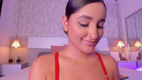 Aisha online show from December 2025 04:35:01 PM