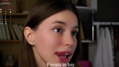 Aliza online show from October 2025 01:39:02 AM