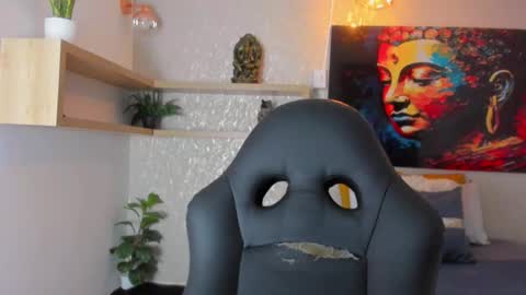 little aitana  online show from January 2026 09:19:01 PM