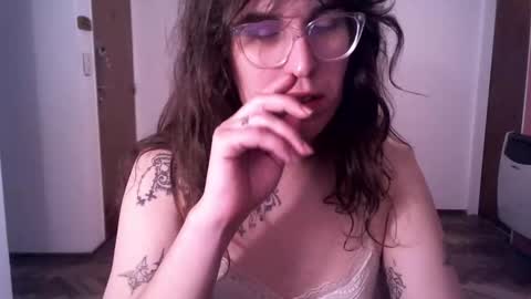 Snapshot of akamedolle chatting on September 2025 03:32:02 AM Veronica Akame 3 online show from September 2025 03:32:02 AM