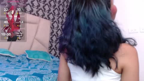 A K A N E  U W U online show from December 2024 12:51:02 PM