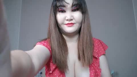 Snapshot of akanire chatting on November 2025 04:22:02 AM Shelly online show from November 2025 04:22:02 AM