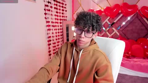 akazaboy online show from February 2025 04:09:02 AM