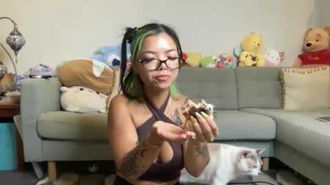 Akira Zay online show from February 2026 03:33:01 AM