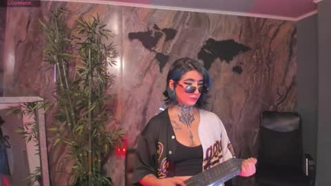 Snapshot of alahia_dangelo_ chatting on March 2026 05:52:02 PM ALAHIA online show from March 2026 05:52:02 PM