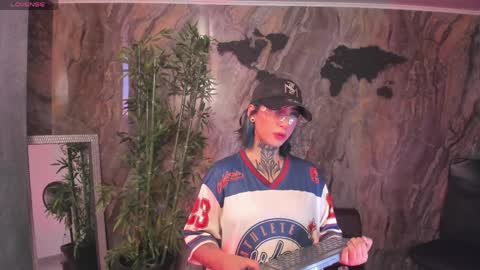 Snapshot of alahia_dangelo_ chatting on April 2026 05:21:02 PM ALAHIA online show from April 2026 05:21:02 PM