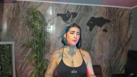 Snapshot of alahia_dangelo_ chatting on April 2026 05:17:01 PM ALAHIA online show from April 2026 05:17:01 PM