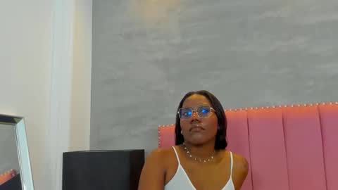 alaia_colins online show from November 2025 05:32:02 AM
