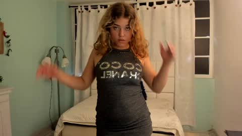 Alaia online show from February 2025 02:32:02 PM