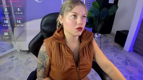 Alaia online show from September 2025 01:02:01 PM