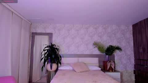 alaiaguerra online show from April 2026 07:47:02 PM