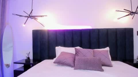 Alaia online show from April 2026 07:47:02 PM