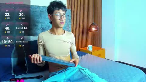 Snapshot of alan_bless18 chatting on December 2025 06:58:01 PM ALAN online show from December 2025 06:58:01 PM