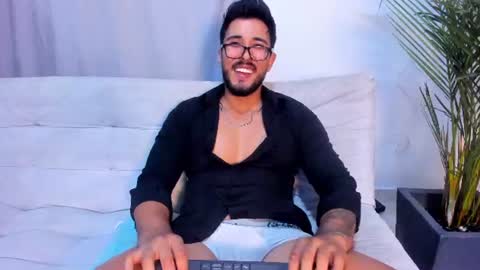Snapshot of alan_greek_1 chatting on July 2026 03:25:02 AM Alan greek online show from July 2026 03:25:02 AM
