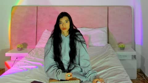 Snapshot of alana__get chatting on January 2025 06:40:01 AM online show from January 2025 06:40:01 AM