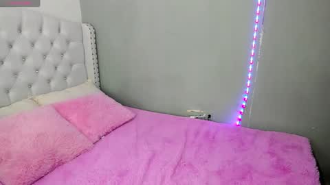 Snapshot of alana_ponse chatting on January 2025 01:18:02 AM Alana. online show from January 2025 01:18:02 AM