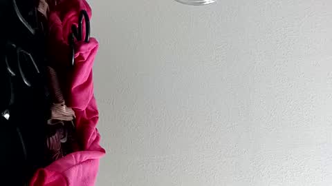 isabella online show from November 2025 01:43:01 PM