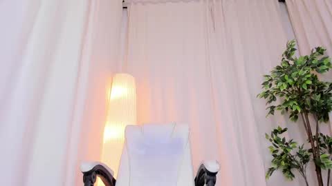 Alana silvana online show from February 2025 03:43:01 PM