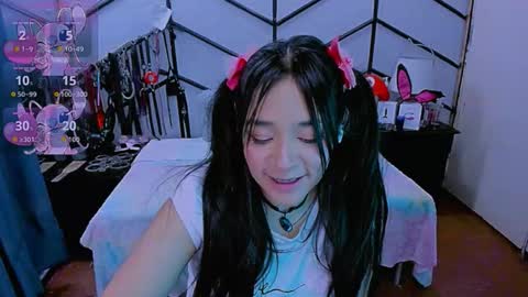 Alana online show from November 2025 07:35:01 PM