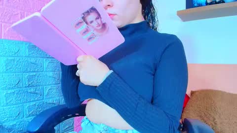 Snapshot of alanna_love02 chatting on February 2026 03:23:02 AM Alanna online show from February 2026 03:23:02 AM