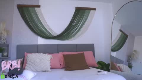 alannathomson online show from February 2025 07:38:02 PM