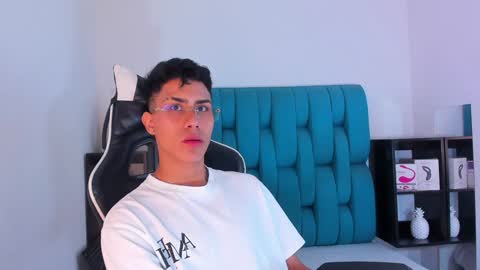 alannaughty_ online show from February 2025 04:25:02 AM