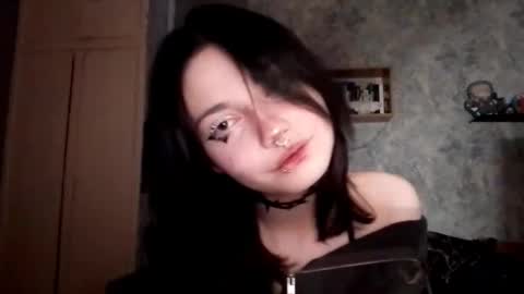 Im Katrina online show from October 2025 05:37:02 PM